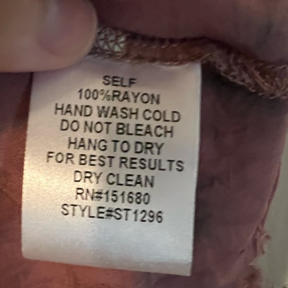 ✨ NWOT ✨ Storia Tie Dye Distressed Raw Hem Cropped Cami - Picture 6 of 6